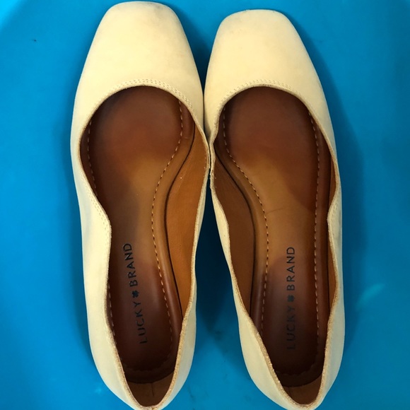 Scalloped Shoe - Picture 3 of 5